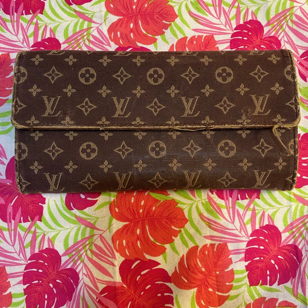 Louis Vuitton Mini Lin Sarah Wallet Authentic